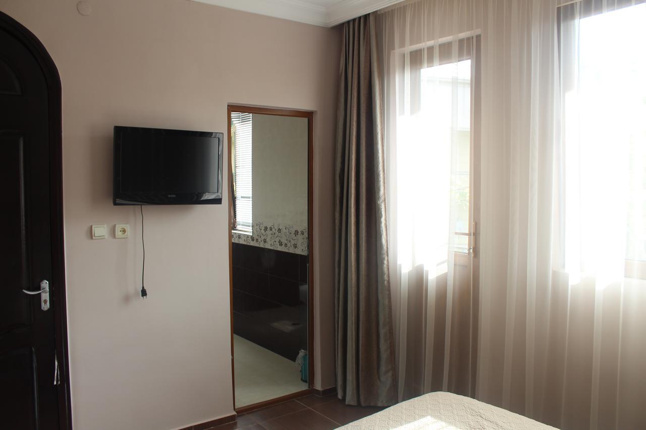 Deluxe Guest House Kvariati Εξωτερικό φωτογραφία