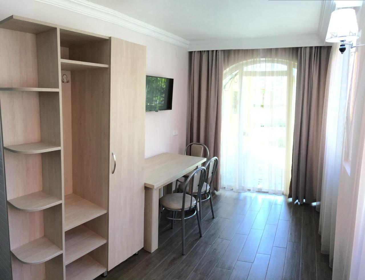 Deluxe Guest House Kvariati Εξωτερικό φωτογραφία